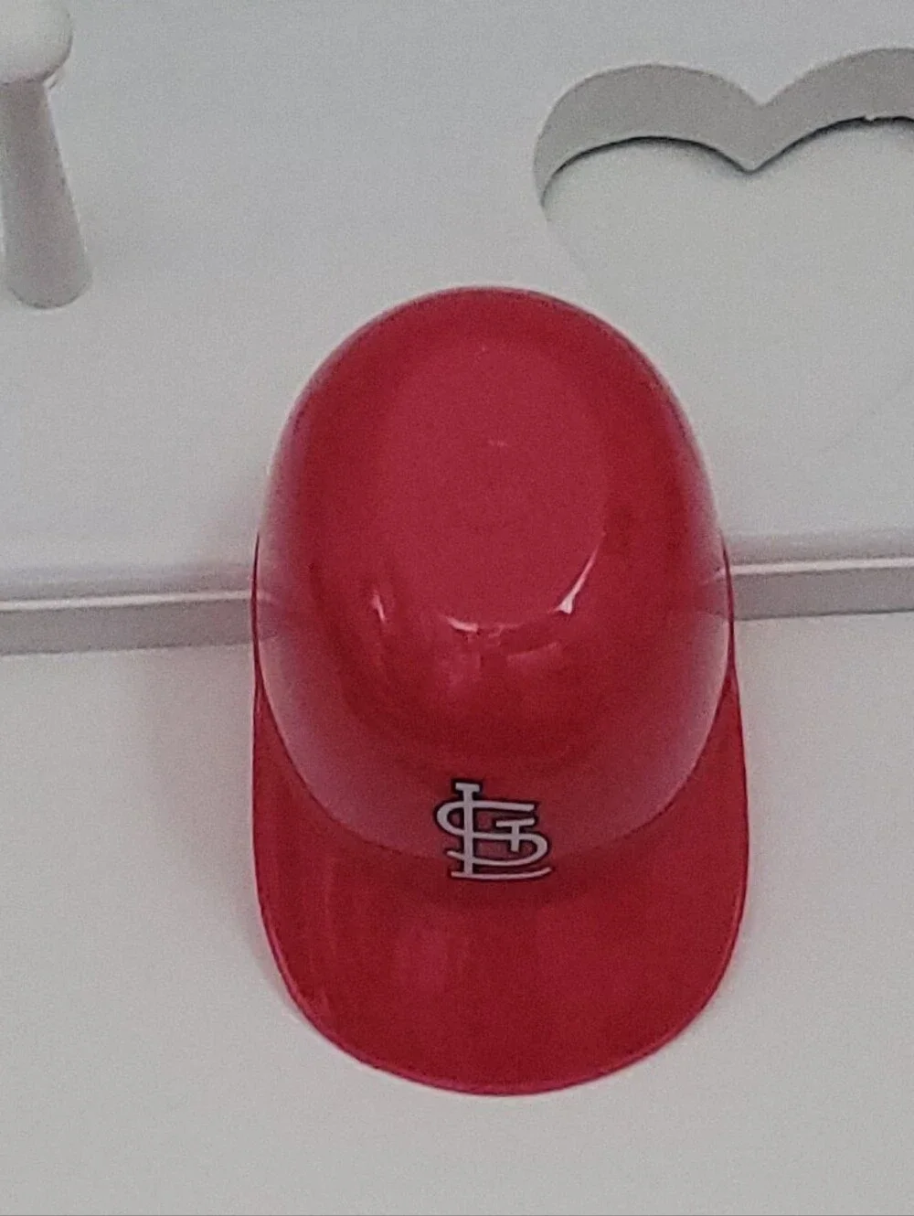 Rawlings MLB St. Louis Cardinals Mini Red Mini Baseball Batting Logo Helmet.